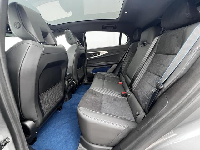 Renault Rafale E-Tech 4x4 plug-in hybrid 300 Atelier Alpine / Direct Leverbaar nieuw / Camera 360° / Leder Alcantara / Elektr. stoelen + klep / Panoramadak / Stuur-, stoel- en voorruitverwarming / HUD / 21" LM Wielen /