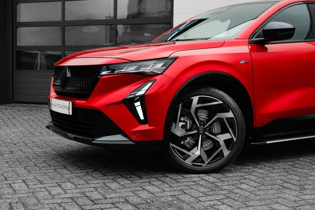 Renault Rafale 1.2 E-Tech 4x4 plug-in hybrid 300 PK atelier Alpine | Plug in Hybride | Automaat | Trekhaak semi-elektrisch | Sidesteps | Solar Bay dak | Premium Sound | | 4 wielsturing | 360 camera | Stoel en stuurverwarming || incl. Bovag rijklaarpakket met 12 maanden 