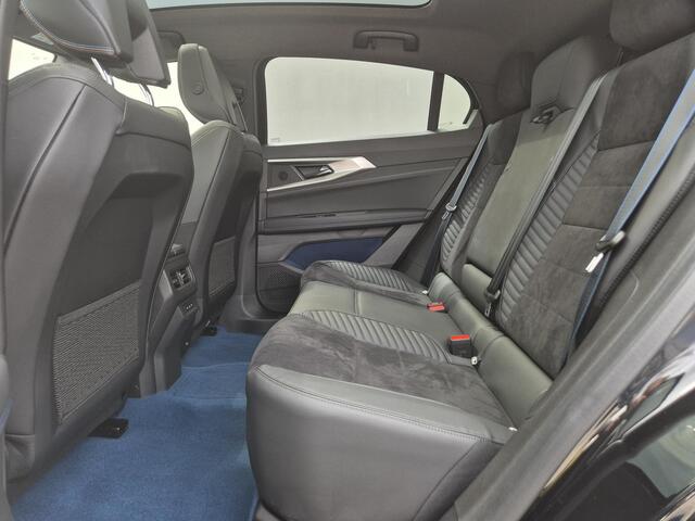 Renault Rafale 1.2 E-Tech 4x4 plug-in hybrid 300 esprit Alpine / Fabrieksgarantie tot 09-2027 / All season banden / Head Up Display / Trekgewicht 1500 kg / Elektrische achterklep / Harman/Kardon Audio Systeem / Stuur- Stoel & Achterbankverwarming / Adaptief cruise contr