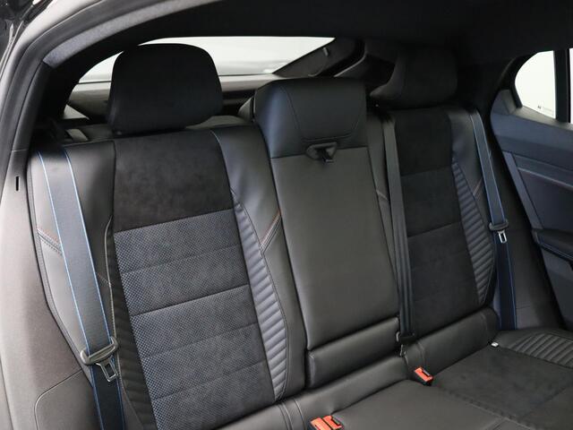 Renault Rafale E-Tech 4x4 plug-in hybrid 300pk atelier Alpine | Vijf jaar garantie | Harman Kardon | Panoramisch dak | HUD | Voorruitverwarming |