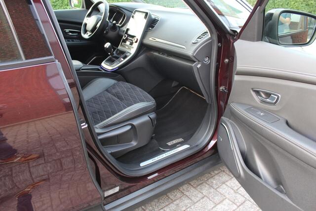 Renault SCENIC 1.3 TCe Black Edition Clima-Cruise-Bose-Navi-Camera-Led
