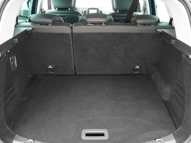 Renault SCENIC 1.2 TCe Bose | Parkeersensoren V+A & Camera | Trekhaak | Keyless entry & Start |