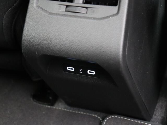 Renault SCENIC E-Tech Techno EV87 Long Range | Achteruitrijcamera | Adaptive Vision LED koplampen met geïntegreerde mistlampfunctie | Elektrisch verstelbare, verwarmbare en inklapbare buitenspiegels met geheugenfunctie
