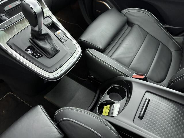 Renault SCENIC 1.3 TCe 160Pk Initiale Paris | Navigatie | Parkeersensoren Voor & Achter | Achteruitrijcamera | Adaptieve Cruise Control | Panorama Dak | Elektrisch Verstelbare Voorstoelen | Climate Control |