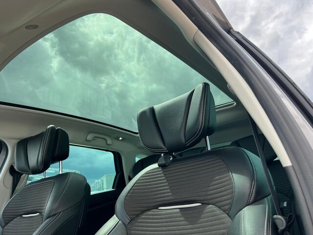Renault SCENIC 1.2 TCe 130 Bose NL AUTO | PDC VOOR & ACHTER | PANO | TREKHAAK | HEAD - UP |
