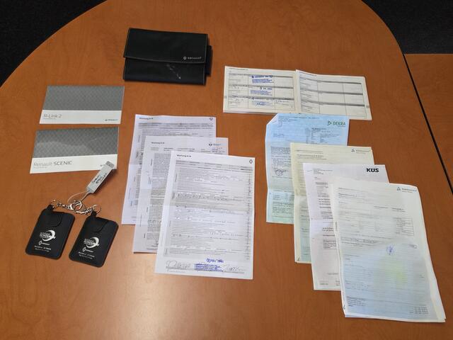 Renault SCENIC 1.2 TCe 132PK Bose LEDER|HEADUP DISPLAY|ELEKTRISCHE STOELEN|NAVIGATIE|CRUISE CONTROL|CAMERA|STOELVERWARMING|KEY LESSGO|GETINT GLAS|20 INCH|DEALER ONDERHOUDEN Maandag tot Vrijdag van 09.00 tot 20.00 uur en Zaterdag van 09.00 tot 18.00 uur