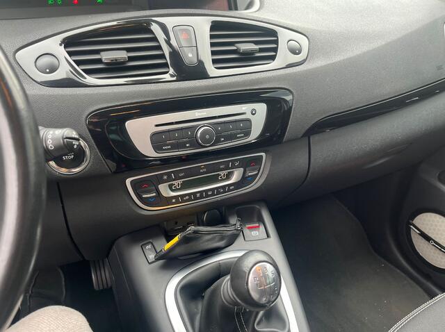 Renault SCENIC 1.2 TCe Bose / NIEUWSTAAT! / Camera / Navigatie / Keyless / 17'' / Stoelverwarming / Climate Control / Cruise Control