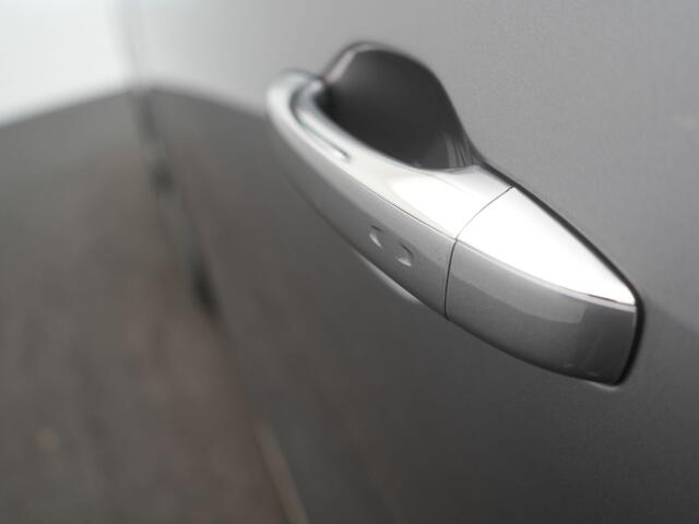 Renault SCENIC TCe 130 Bose - RIJKLAARPRIJS - Achteruitrijcamera - Panoramadak - Trekhaak - Dealeronderhouden