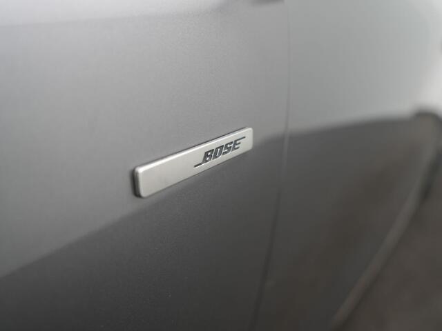 Renault SCENIC TCe 130 Bose - RIJKLAARPRIJS - Achteruitrijcamera - Panoramadak - Trekhaak - Dealeronderhouden