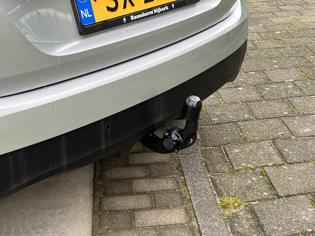 Renault SCENIC 1.3 TCe 140 PK Bose / Camera / Trekhaak weg klapbaaar /Apple Carplay - Android Auto / Stoelverw. /