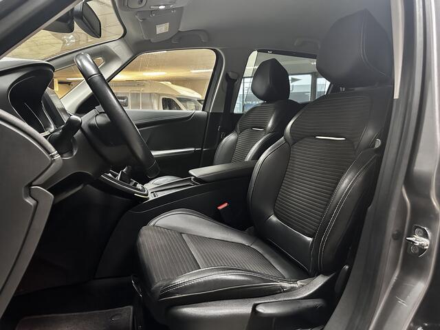 Renault SCENIC 1.6 dCi Intens/ DEALER ONDERHOUDEN!/ Trekhaak/ 20'' LMV/ Half-Leder/ Keyless/ DAB+/ Camera/ PDC V+A/ Adaptive Cruise/ Dode-Hoek DET./ Lane-Assist./ Navi/ Bluetooth/ Multi. LEDER. Stuur/ PDC V+A/ Zonwering.