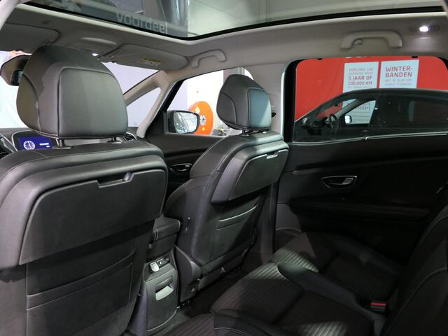 Renault SCENIC 1.2 TCe Intens *PANORAMADAK!* - Camera - Dodehoek - Parkeerassistent - Trekhaak
