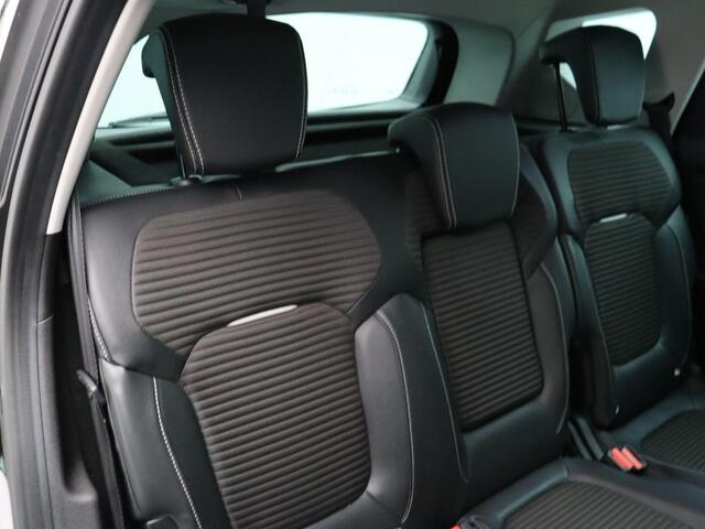 Renault SCENIC TCe 140pk Bose | Achteruitrij camera | Clima | Head-up Display | Navi | LED | Trekhaak |