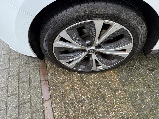 Renault SCENIC 1.2 TCe Bose NAVIGATIE TREKHAAK LICHTMET.VELGEN AIRCO ECC