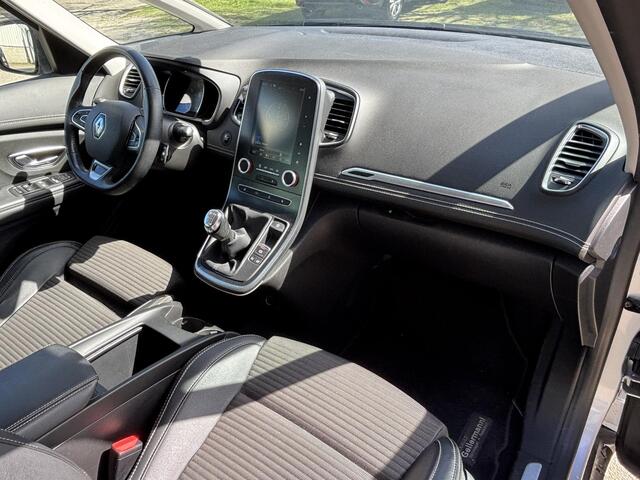 Renault SCENIC 1.2 TCe Intens Keurige Auto, Navigatie, Massage best. stoel, Stoelverwarming, Licht metaal 18' / All Seasons banden, Trekhaak, zonneschermen achterin, Ideale vakantie Auto!!