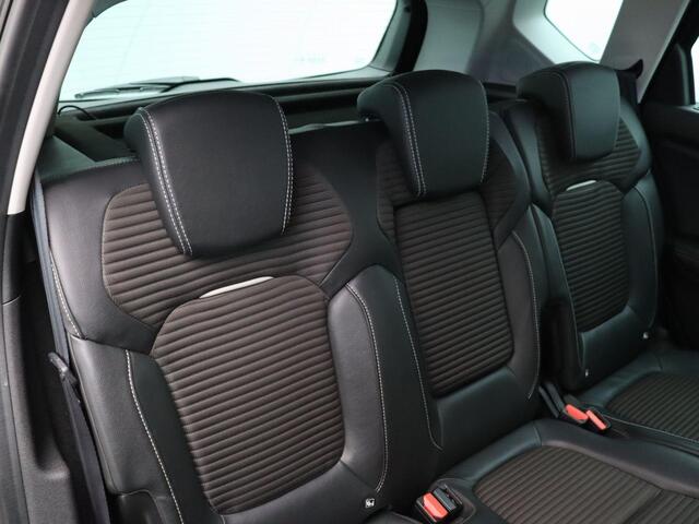 Renault SCENIC TCe 140pk EDC/Autom. Bose | Trekhaak | Bose audio | Achteruitrijcamera | Dodehoek detectie |