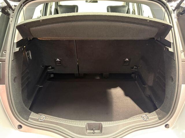 Renault SCENIC 1.2 TCe Intens | Trekhaak | Parkeersensoren | Stoelverwarming |