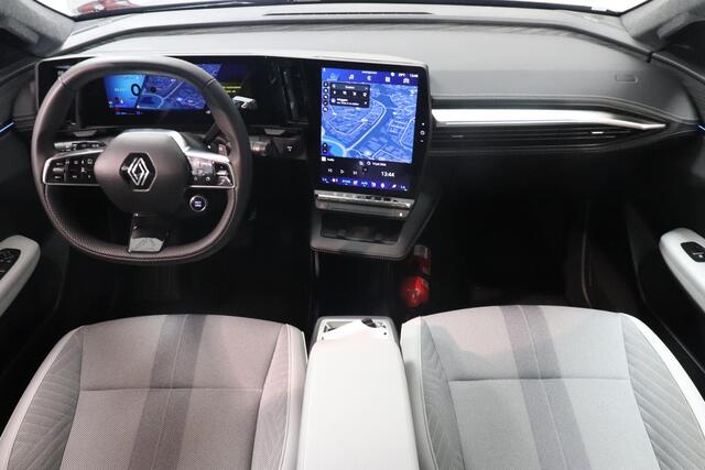 Renault SCENIC EV87 long range iconic | Solarbay pano | el. stoelen & achterklep | SoH 98,4% | Warmtepomp | Apple Carplay & Andriod Auto | Adaptieve cruise |