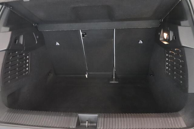 Renault SCENIC EV87 long range iconic | Solarbay pano | el. stoelen & achterklep | SoH 98,4% | Warmtepomp | Apple Carplay & Andriod Auto | Adaptieve cruise |