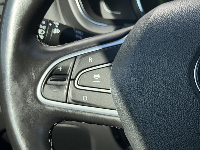 Renault SCENIC BWJ 2017 | 1.5DCI 111PK Bose AUTOMAAT | TREKHAAK | LEER | HEAD UP | CLIMA | NAVI | CAMERA A | CARPLAY | PARKPILOT | PDC 2X |