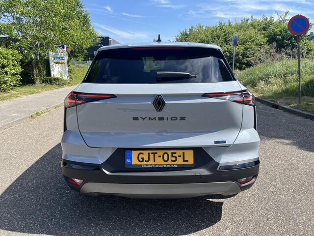 Renault Symbioz 1.6 E-Tech full hybrid 145 esprit Alpine Renault Symbioz 1.6 E-Tech hybrid 145 esprit Alpine / DEMO AMSTERDAM WEST / PACK WINTER PREMIUM / PANORAMA DAK / HARNAN KARDON AUDIO / PACK ADVANCED DRIVING / ELEKTR. ACHTERKLEP