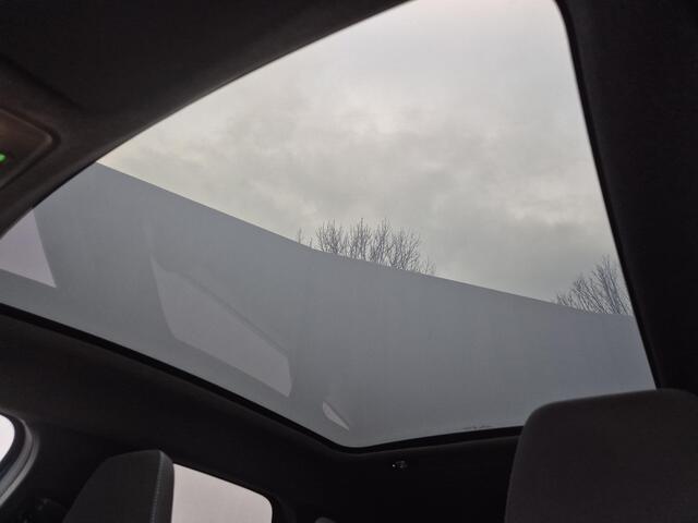 Renault Symbioz E-Tech Full Hybrid 145 Esprit Alpine Automaat / Fabrieksgarantie tot 04-2027 / Panoramadak / Elektrische achterklep / Apple Carplay Android Auto / Rondomzicht camera / Stuur-, Stoel en Voorruit verwarming /