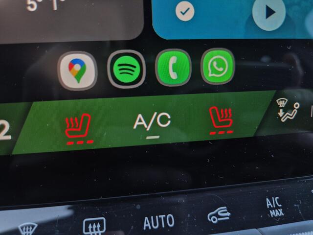 Renault Symbioz E-Tech Full Hybrid 145 Evolution Automaat / Fabrieksgarantie tot 04-2027 / All Season banden / Voorstoelen Verwarmd / Apple Carplay Android Auto / Cruise control / Keyless Entry/Start / Achteruitrijcamera / Climate control /