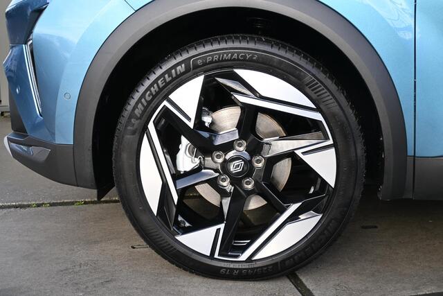 Renault Symbioz E-Tech full hybrid 145 iconic | PANORAMADAK | 360 CAMERA | HARMAN/KARDON | STUUR/STOELVERWARMING | NAVI | ADAPT. CRUISE CONTROL | APPLECARPLAY/ANDROIDAUTO | PDC | LMV