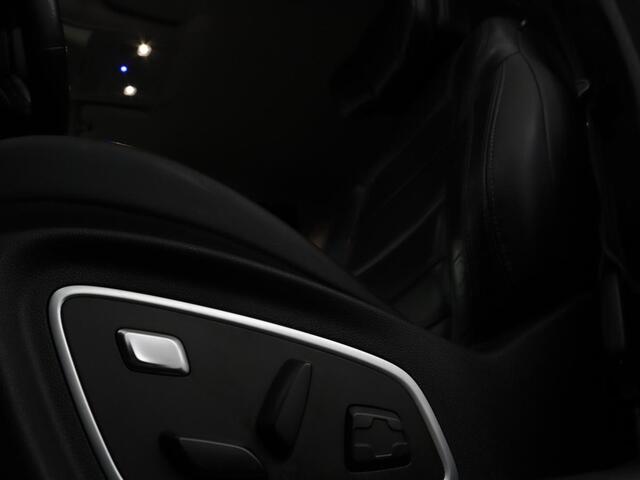 Renault TALISMAN 1.6 TCe Initiale Paris | Leder | Stoelventilatie | Head-Up | Carplay | Massage | Adaptive cruise | Navigatie | Full LED | Stoel & stuurverwarming | Camera