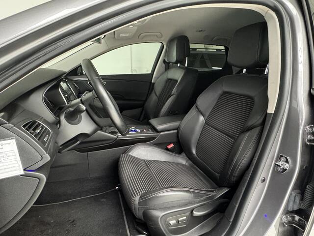 Renault TALISMAN Estate 1.6 TCe Intens | Trekhaak | Achteruitrijcamera | BOSE-Audiosysteem | Elektrische Achterklep |