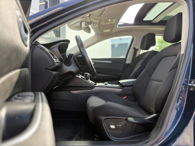 Renault TALISMAN Estate 1.6 TCe Zen 150pk | Automaat | Bluetooth | Dab | Elektrisch glazen panorama-dak | Lichtmetalen velgen 17" | Navigatiesysteem full map | Parkeersensor voor en achter |
