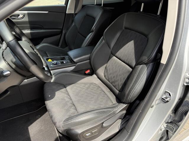 Renault TALISMAN Estate 1.3 TCe Limited / Trekhaak / Automaat / Navigatie / Cruise Control / Bluetooth / Climate Control / Keyless Entry&Go / Sensoren voor en achter / NAP