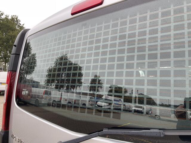 Renault TRAFIC 1.6 dCi 115pk T29 L2H1 DC 6 persoons Comfort / prijs rijklaar ¤ 13.950 ex btw / lease vanaf ¤ 256 / airco / zilver metallic / achterklep