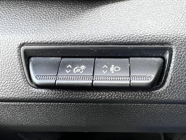 Renault TRAFIC 2.0 dCi 110 T30 L2H1 Générique / Dealer onderhouden / Trekhaak 2.000 kg / Airco / All Season banden / 3-persoons /