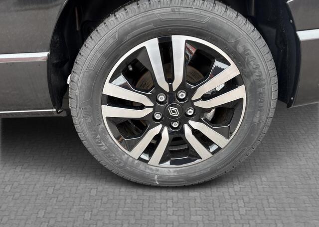 Renault TRAFIC 2.0 Blue dC1 150 T30 L2H1 Extra - Reservewiel / Alarm / 17\" lichtmetalen velgen 'Avens Noir Diamantée' in aluminium en zwart,Houten laadvloer