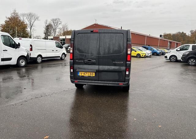 Renault TRAFIC 2.0 Blue dCi 170 T30 L2H1 Extra - Reservewiel / Alarm / 17\" lichtmetalen velgen Noir - Houten laadvloer