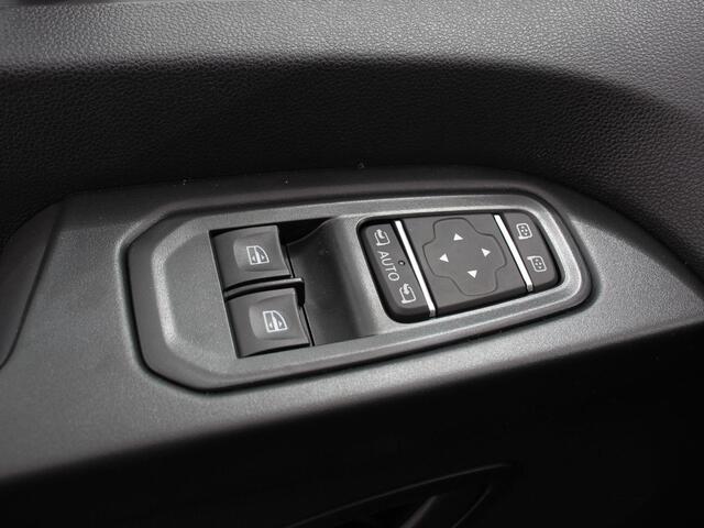 Renault TRAFIC 2.0 Blue dCi 110 T30 L2H1 Advance Navigatie bluetooth DAB Camera Airco Trekhaak Houten bekleding Lichtmetalen velgen