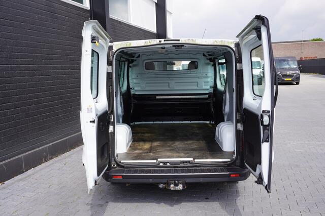 Renault TRAFIC 1.6 dCi 125PK Dubbele Schuifdeur EURO 6 - Airco - Navi - Cruise - ¤ 10.900,- Excl.