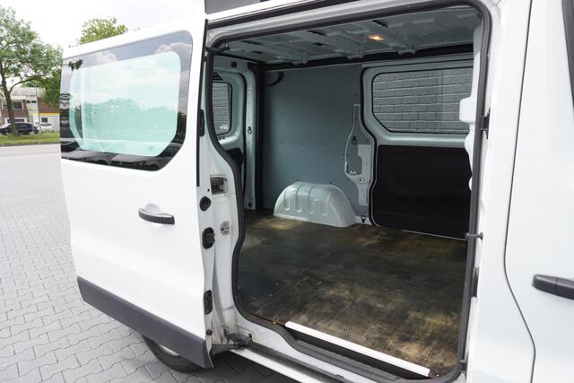Renault TRAFIC 1.6 dCi 125PK Dubbele Schuifdeur EURO 6 - Airco - Navi - Cruise - ¤ 10.900,- Excl.