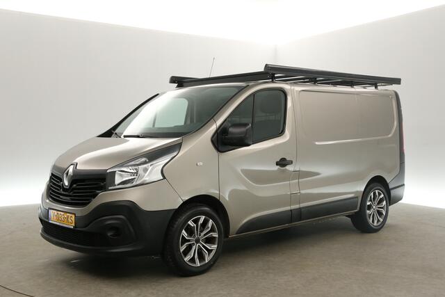 Renault TRAFIC 1.6 dCi T27 L1H1 | MARGE! | Airco Cruise Navigatie PDC 3 Persoons Imperiaal 17"LMV Trekhaak
