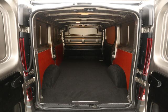 Renault TRAFIC 1.6 dCi T27 L1H1 | MARGE! | Airco Cruise Navigatie PDC 3 Persoons Imperiaal 17"LMV Trekhaak