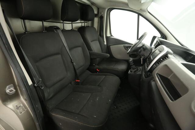 Renault TRAFIC 1.6 dCi T27 L1H1 | MARGE! | Airco Cruise Navigatie PDC 3 Persoons Imperiaal 17"LMV Trekhaak