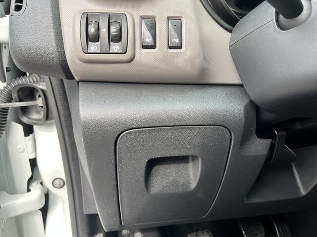 Renault TRAFIC 1.6 dCi T29 L1H1 Kastinrichting Airco Cruise controle Kastinrichting 3-Persoons Telefoonverbinding Parkeersensoren achter 1e eigenaar Euro 6 Dealer onderhouden