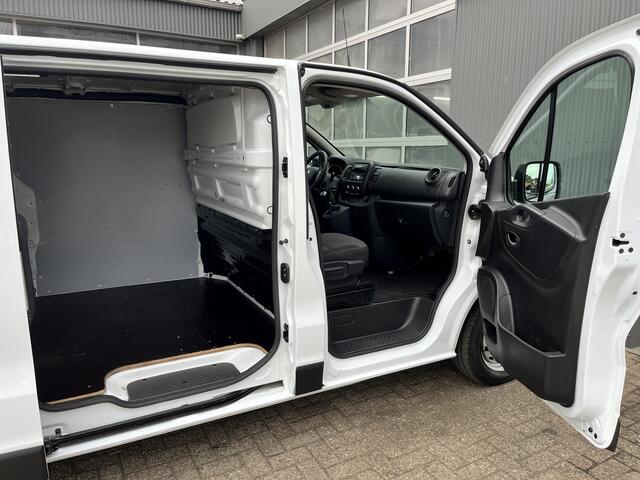 Renault TRAFIC 2.0 dCi 120 T29 L2H1 Airco Cruise control Trekhaak 2000kg trekgewicht Bluetooth telefoon voorbereiding Schuifdeur 2-Persoons 1e eigenaar Euro 6