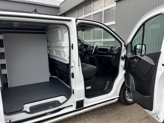 Renault TRAFIC 1.6 dCi L1H1 2x Schuifdeur Kastinrichting Airco Cruise controle Kastinrichting 3-Persoons Telefoonverbinding Parkeersensoren achter Sitebars 1e eigenaar Euro 6 Dealer onderhouden