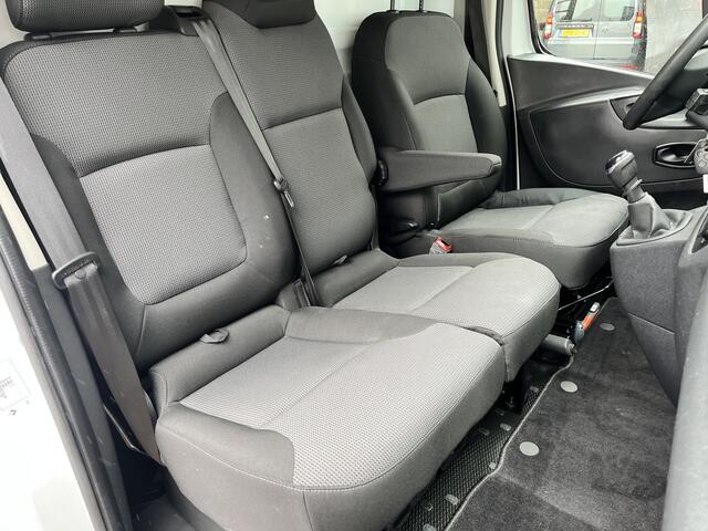 Renault TRAFIC 1.6 dCi 2x Schuifdeur Kastinrichting Airco Cruise controle Kastinrichting 3-Persoons Telefoonverbinding Parkeersensoren achter 1e eigenaar Euro 6 Dealer onderhouden