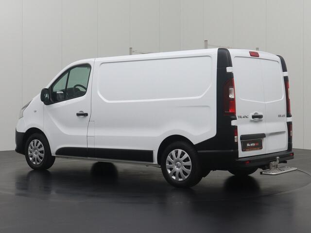 Renault TRAFIC 1.6DCI 120PK Kastinrichting | Navigatie | Airco | Trekhaak | 3-Persoons | Cruise