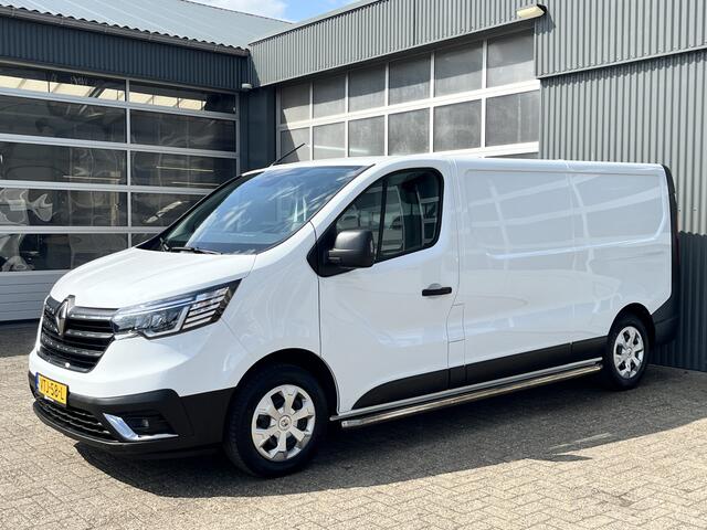 Renault TRAFIC 2.0 dCi L2H1 Airco Cruise controle Trekhaak 2000kg 3-Persoons Telefoonverbinding Apple carplay Navigatiesysteem Parkeersensoren achter 1e eigenaar Euro 6 Dealer onderhouden