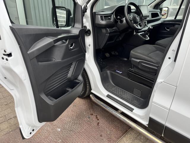 Renault TRAFIC 2.0 dCi L2H1 Airco Cruise controle Trekhaak 2000kg 3-Persoons Telefoonverbinding Apple carplay Navigatiesysteem Parkeersensoren achter 1e eigenaar Euro 6 Dealer onderhouden