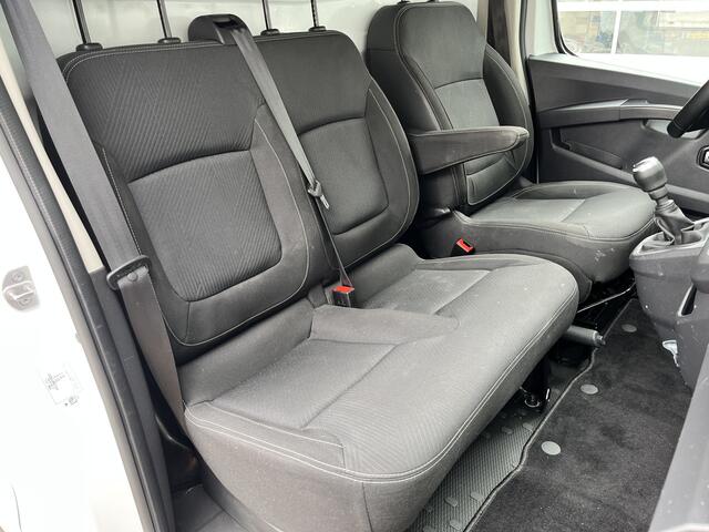 Renault TRAFIC 2.0 dCi L2H1 Airco Cruise controle Trekhaak 2000kg 3-Persoons Telefoonverbinding Apple carplay Navigatiesysteem Parkeersensoren achter 1e eigenaar Euro 6 Dealer onderhouden